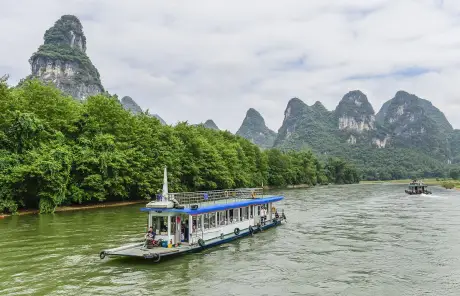 Guilin tour to Yangshuo by Li River Cruise