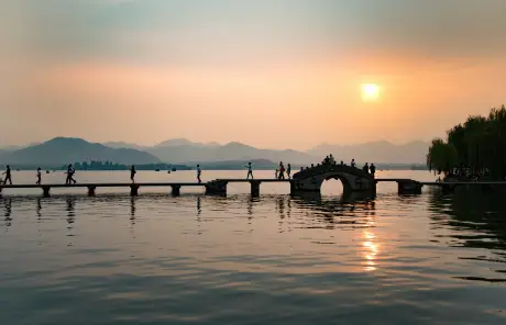 China tours with Hangzhou West Lake