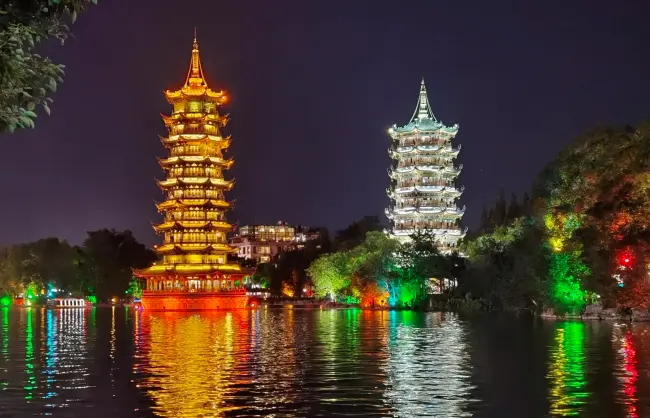 Night view along Two Rivers and Four Lakes in Guilin tours