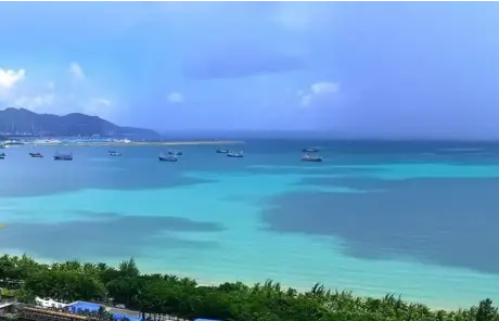 Sanya tours to the sea beach